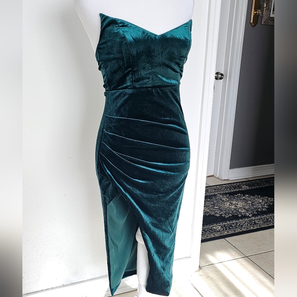 Fashion Nova Emerald Green Velvet Dress - Picture 4 of 16